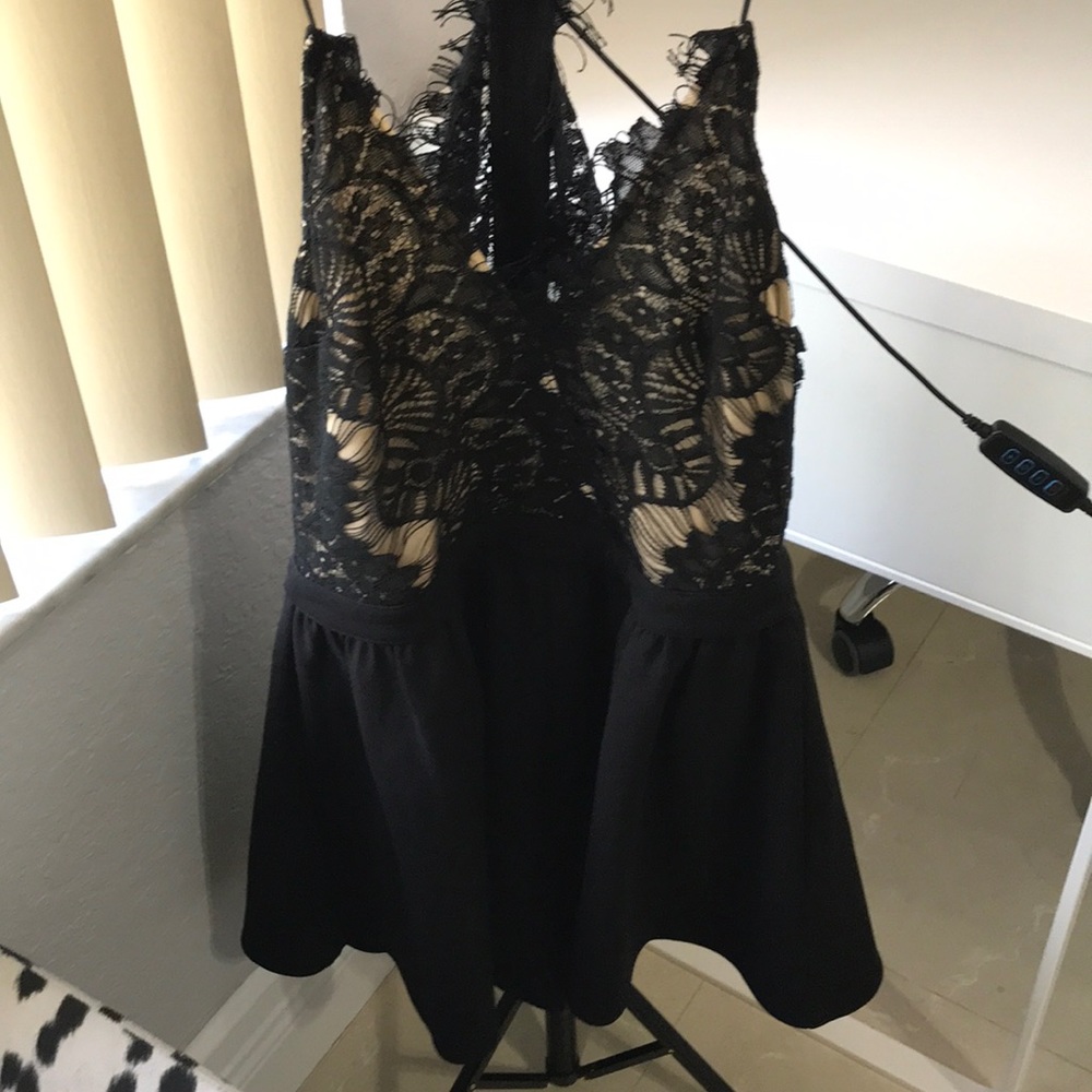 LACE ROMPER - Picture 2 of 3